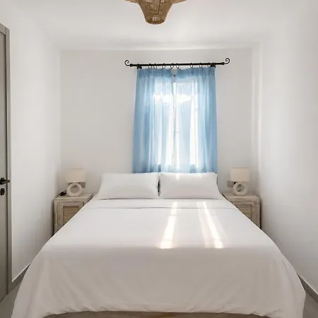 Spacious Cycladic House Near Logaras Dom wakacyjny