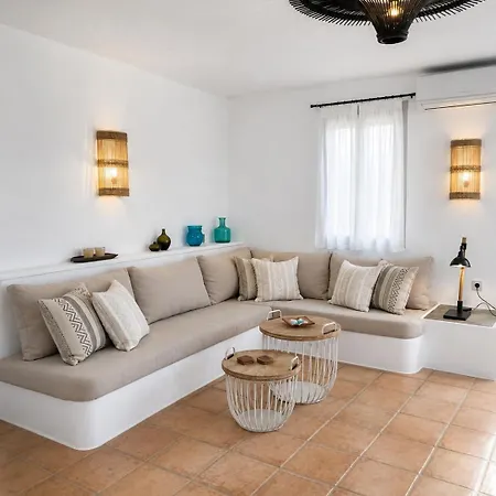 Spacious Cycladic House Near Logaras * Piso Livadi