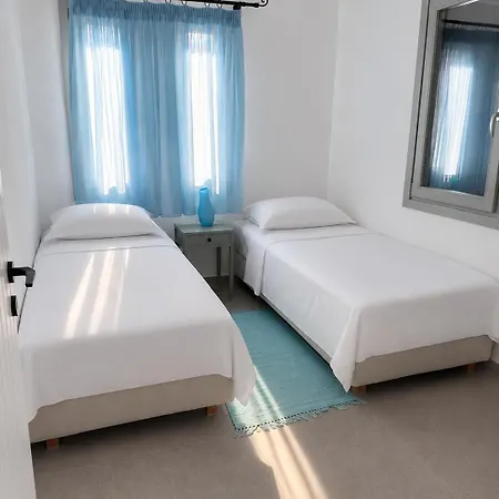 Spacious Cycladic House Near Logaras Dom wakacyjny Piso Livadi