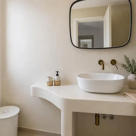 Spacious Cycladic House Near Logaras Piso Livadi